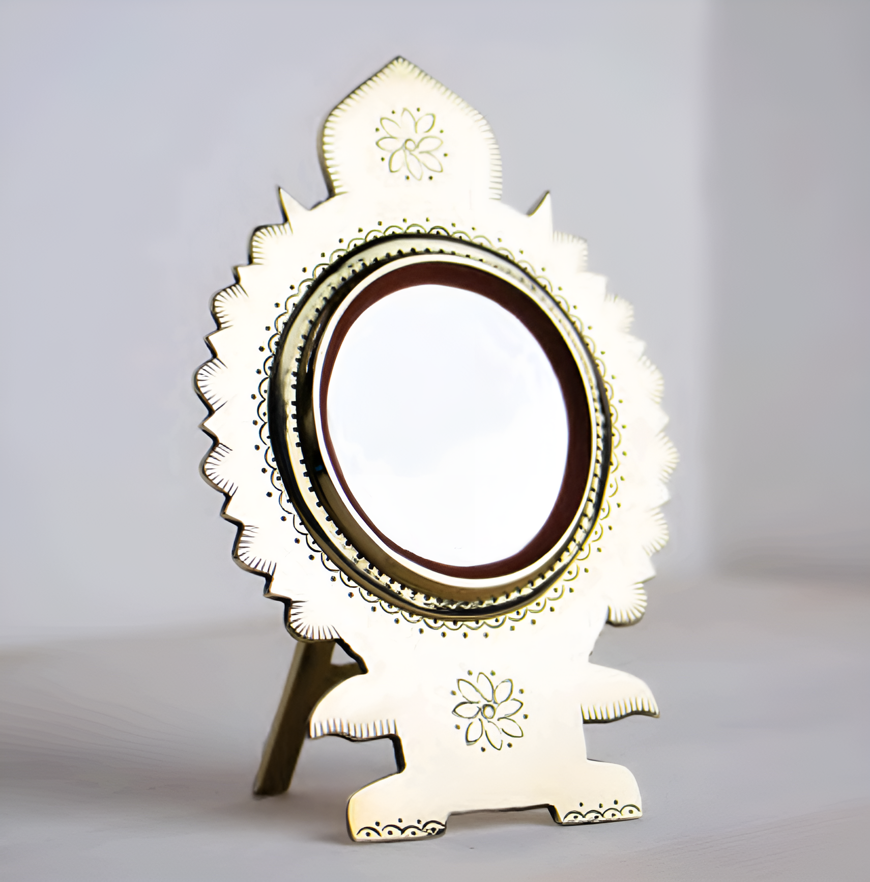 Aranmula Mirror AKZ16